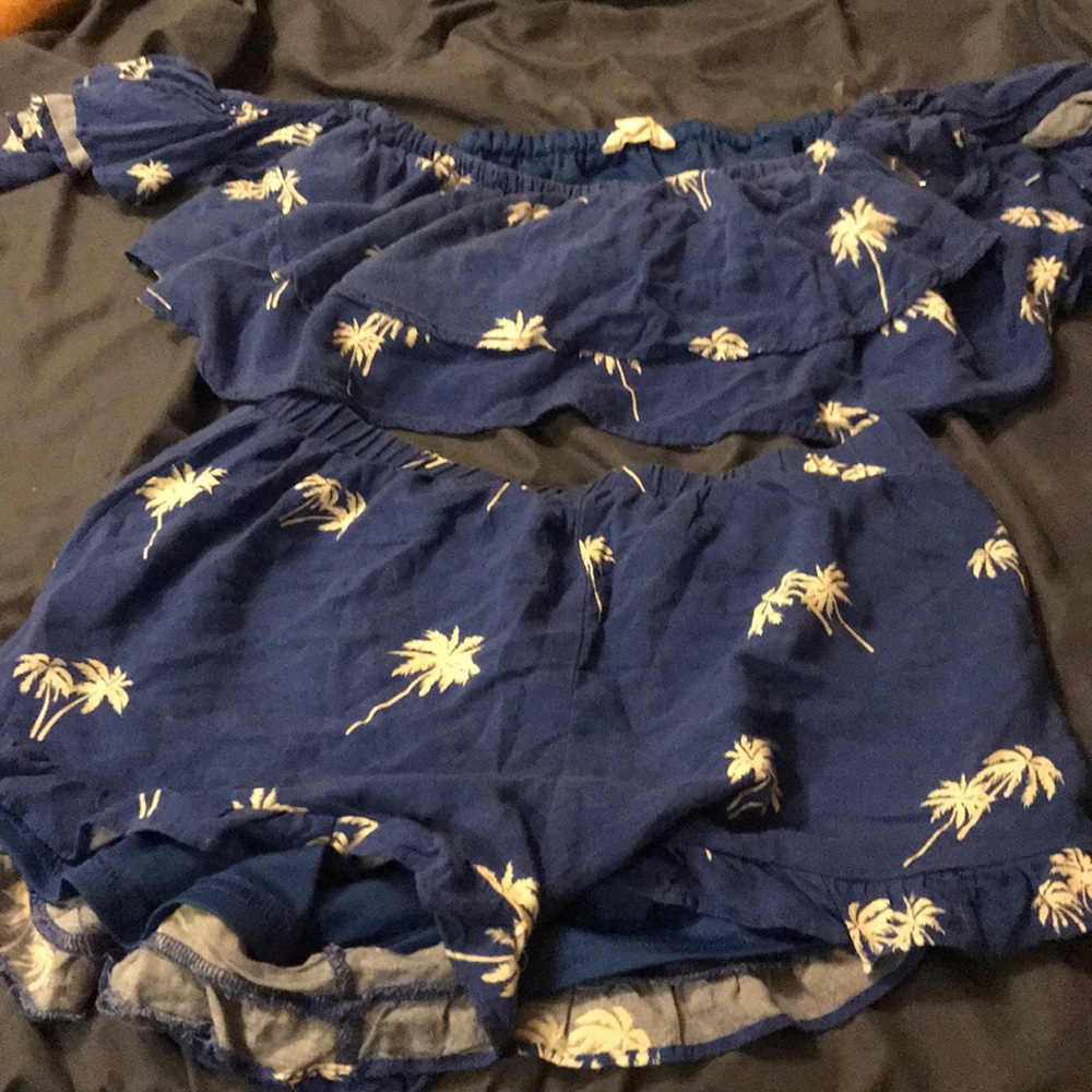 Two piece set